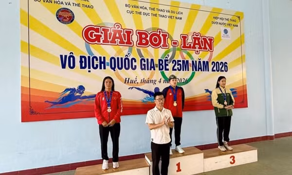 Nguyễn Thúy Hiền giành huy chương vàng tại giải bơi quốc gia bể 25m