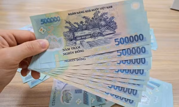 Lãi suất tiết kiệm cán mốc 8,2% khi gửi tiền 6 tháng