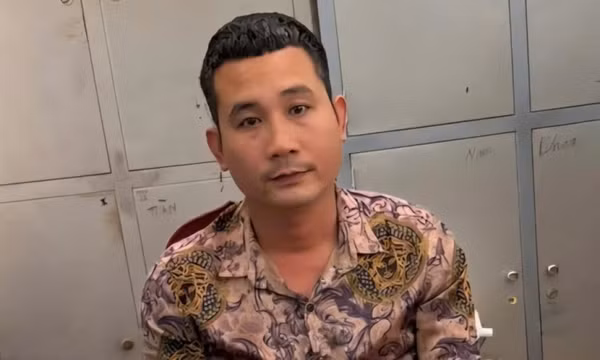 Tranh chấp vị trí đậu xe tại trạm dừng chân, hai tài xế xe khách giường nằm đánh nhau, 1 người chết