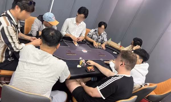 Phát hiện thủ đoạn tổ chức giải Poker để sát phạt ăn tiền ở Đà Nẵng