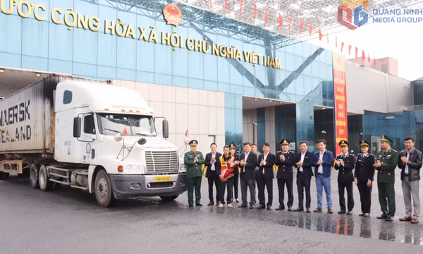 Chính thức thí điểm thông quan hàng hóa vào cuối tuần tại khu vực cầu Bắc Luân II