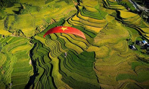 Lào Cai tạm dừng hoạt động dù lượn gắn động cơ vì phản án gây ồn