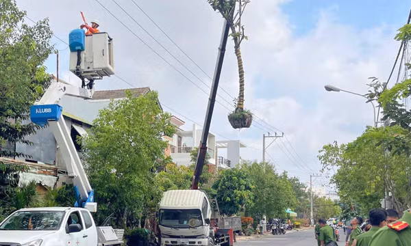 Xe cẩu vướng dây điện khiến 1 người tử vong
