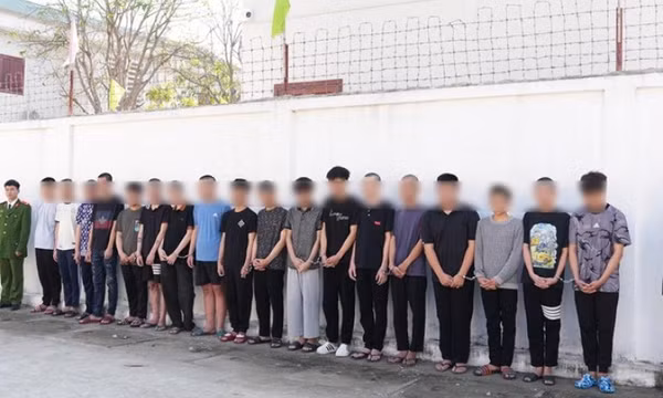 Công an bắt giữ nhóm thanh thiếu niên mang hung khí gây rối