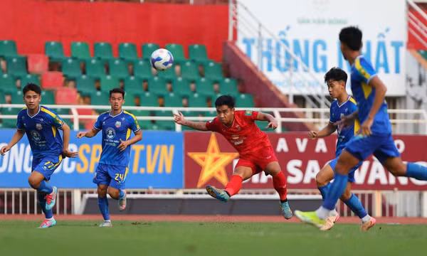 Để bóng đá học đường là nguồn kế cận cho V.League