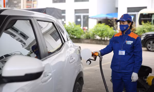 Không để thiếu hụt, đứt gãy nguồn cung xăng dầu