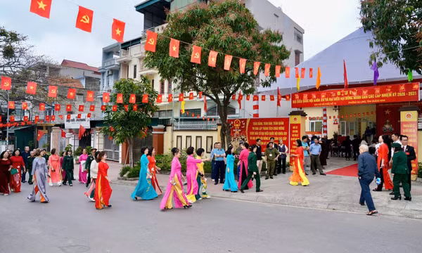 Cử tri Quảng Ninh nô nức đi bầu cử