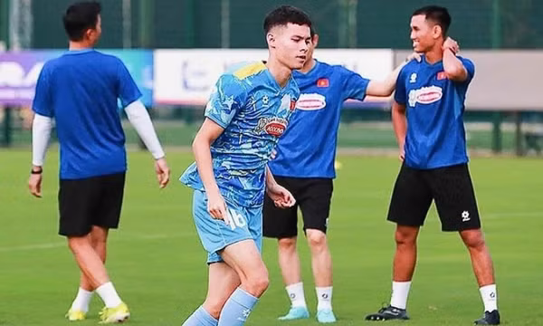 HLV Kim Sang Sik chỉ gọi 2 cầu thủ Việt kiều lên U22 Việt Nam, không có Vadim Nguyễn