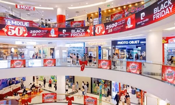 Vincom Black Friday 2025: Đại tiệc giảm giá khuấy động thị trường bán lẻ cả nước 