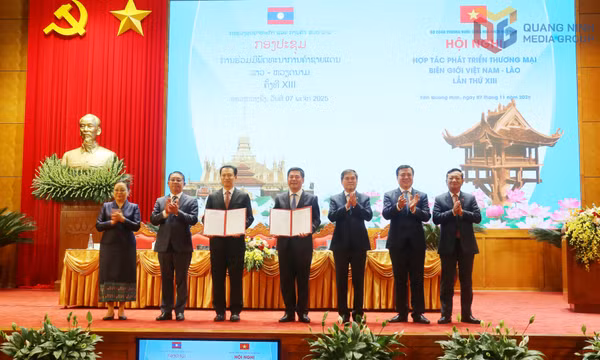 Hội nghị hợp tác phát triển thương mại biên giới Việt Nam – Lào lần thứ XIII