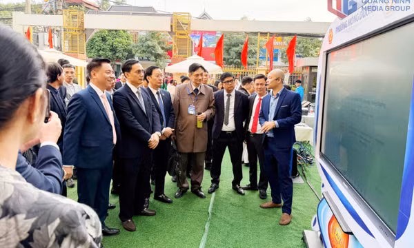 Phường Mông Dương: Ra mắt trợ lý ảo AI hỗ trợ công dân giải quyết thủ tục hành chính