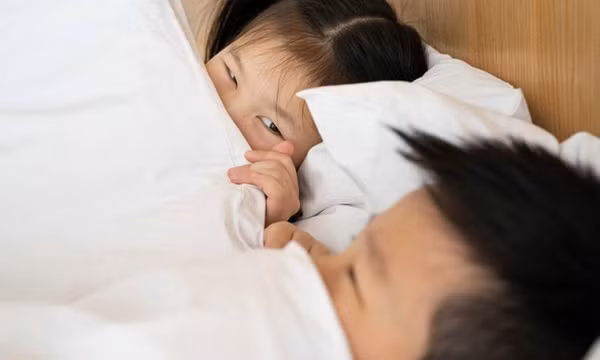 Khi nào nên cho trẻ ngủ riêng