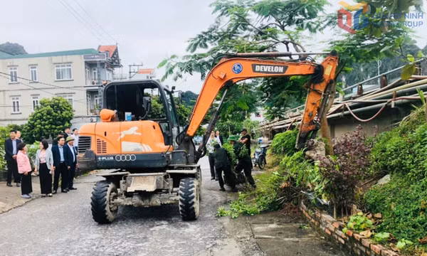 Đảng soi đường - Dân hưởng ứng