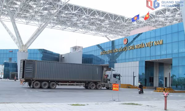 Giữ vững đường biên, thông suốt đường hàng