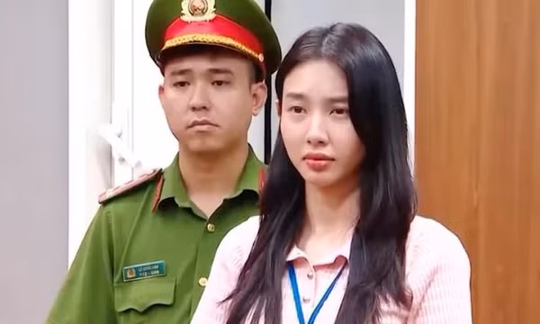 Hoa hậu Thùy Tiên được hưởng thêm tình tiết giảm nhẹ do là gương mặt trẻ Việt Nam tiêu biểu năm 2021