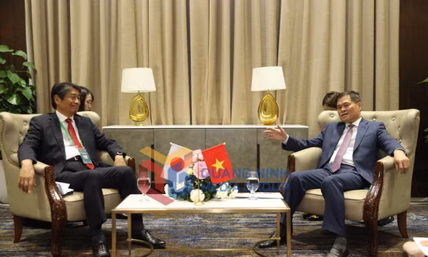 Chủ tịch UBND tỉnh Bùi Văn Khắng gặp gỡ Đại sứ Nhật Bản, tiếp xã giao Cố vấn Liên minh Nghị sĩ hữu nghị Nhật - Việt, tháng 11-2025