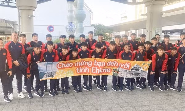 Đấu giao hữu tập dượt cho vòng loại châu Á, U17 Việt Nam thắng Campuchia 10-0