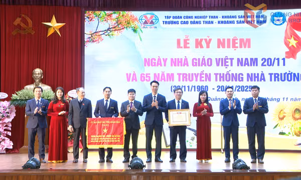 Kỷ niệm 65 năm truyền thống Trường Cao đẳng Than - Khoáng sản Việt Nam