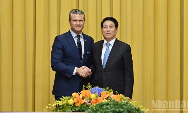 Chủ tịch nước Lương Cường tiếp Bộ trưởng Bộ Chiến tranh Hoa Kỳ Pete Hegseth