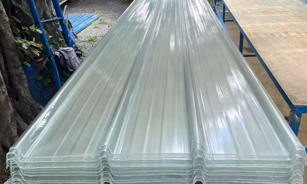 Tôn nhựa SATA - đơn vị cung cấp tôn nhựa lấy sáng composite chất lượng hàng đầu