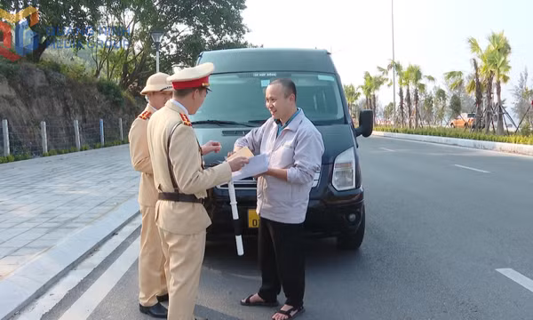 “Triển khai công tác đảm bảo trật tự ATGT ở mức cao nhất”