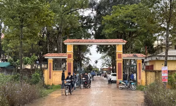 Nam sinh trường cao đẳng nghề bị nhóm bạn đánh hội đồng đã tử vong
