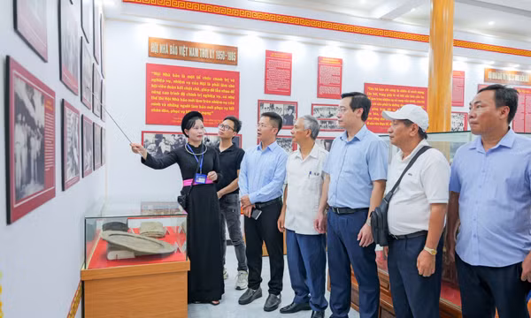 Tăng cường giáo dục truyền thống cách mạng cho đội ngũ người làm báo trẻ