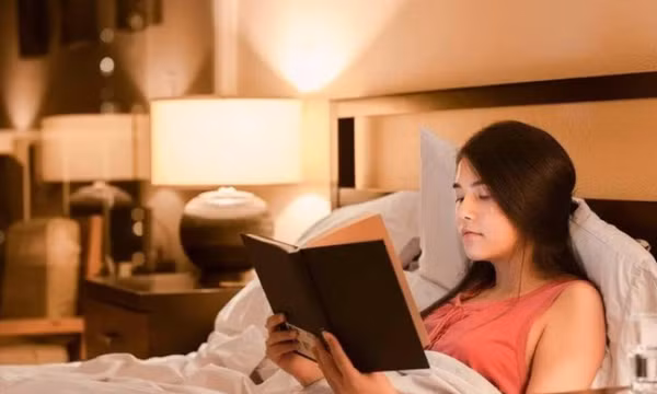Ngủ ngon hơn nhờ 30 phút không màn hình mỗi tối
