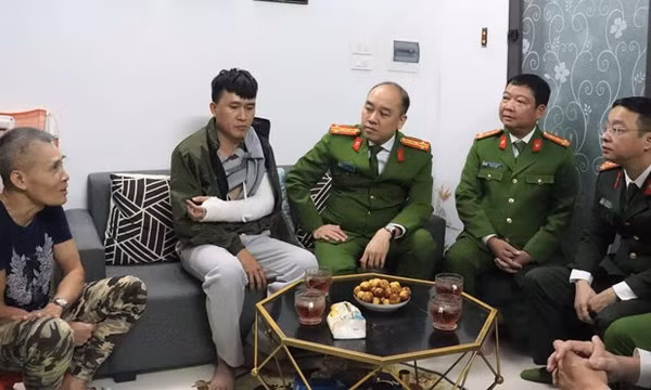 Thiếu tá Cảnh sát Hình sự ở Hà Nội bị thương nặng khi ngăn chặn nhóm quái xế