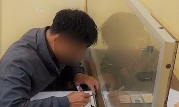 Xử phạt tài xế ô tô đi chiếm đường của xe ngược chiều ở Ninh Bình