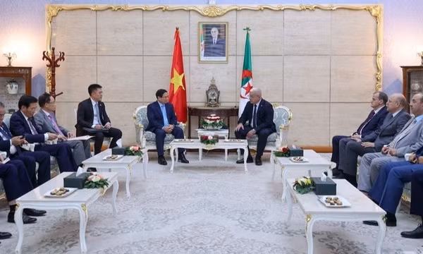 Tuyên bố chung về thiết lập quan hệ Đối tác chiến lược giữa nước Cộng hòa xã hội chủ nghĩa Việt Nam và nước Cộng hòa Algeria Dân chủ và Nhân dân