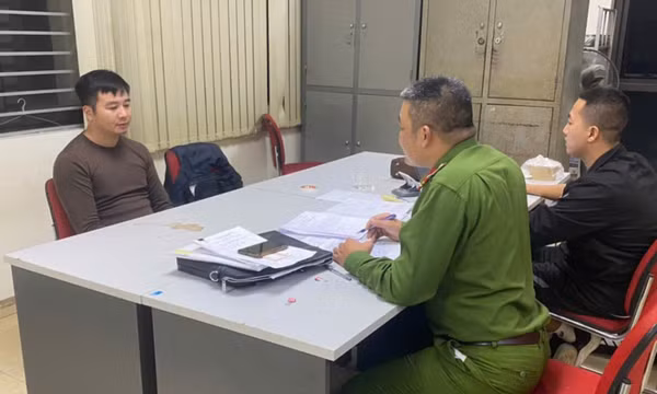 Đối tượng truy nã ra đầu thú sau 13 năm lẩn trốn 