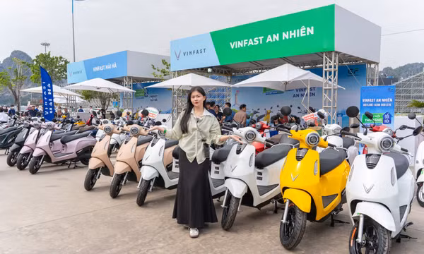 Linh hoạt, tiện lợi, tiết kiệm, xe máy điện VinFast là chuẩn mực phương tiện mới cho bạn trẻ