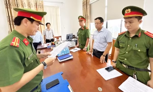 Bắt nguyên trưởng phòng bồi thường Trung tâm Phát triển quỹ đất TP Tam Kỳ