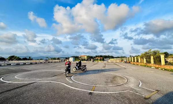 Tổ chức đào tạo, cấp GPLX mô tô hạng A1 và hạng A cho học sinh sau kỳ thi tốt nghiệp THPT