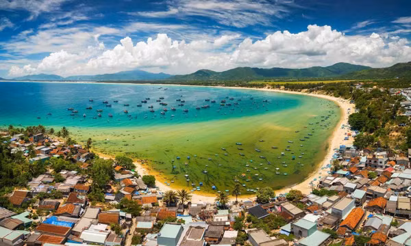 Làng chài Tân Phụng ở Bình Định nhìn từ trên cao