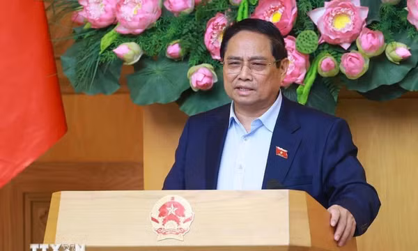 Thủ tướng lên đường dự Hội nghị WEF 16 Thiên Tân và làm việc tại Trung Quốc