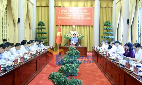 Chủ tịch nước Lương Cường làm việc với Ban Thường vụ Tỉnh ủy về thực hiện Nghị quyết Hội nghị Trung ương 11, khóa XIII, tháng 6-2025