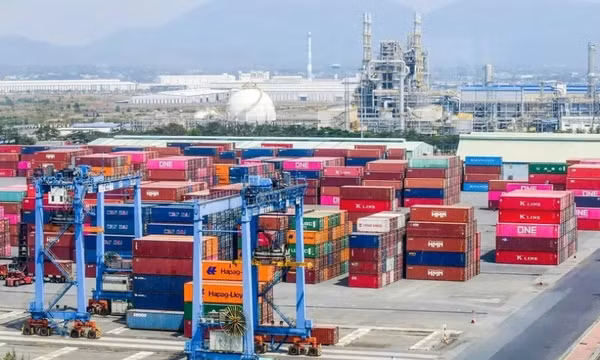 Nâng tầm logistics để làm "bệ đỡ" cho xuất khẩu