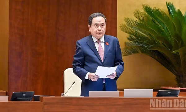 Chủ tịch Quốc hội: Cần truyền thông, hướng dẫn cụ thể việc xóa bỏ thuế khoán đối với hộ kinh doanh