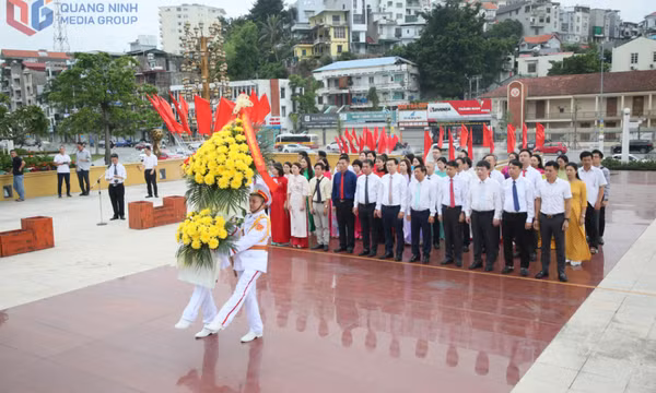 Dâng hương tưởng niệm các Anh hùng liệt sỹ nhân dịp Kỷ niệm 100 năm Báo chí cách mạng Việt Nam