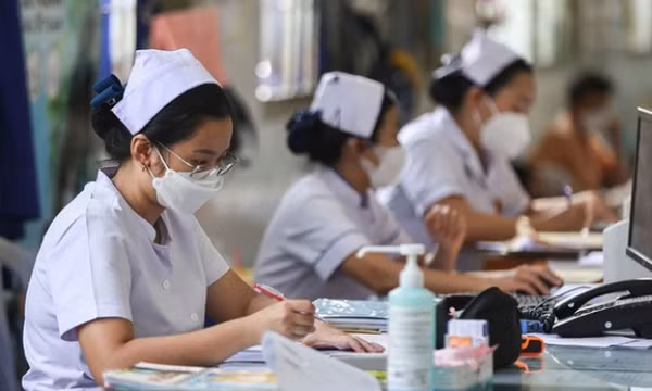 Căn cứ thực hiện chế độ phụ cấp nghề với viên chức cơ sở y tế