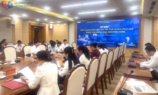 Văn phòng Đoàn ĐBQH và HĐND tỉnh tập huấn kỹ năng sử dụng AI