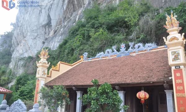 Đa dạng tiềm năng du lịch ven núi Bài Thơ