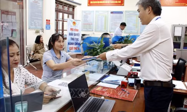 Chính phủ ban hành các Nghị định quy định về phân quyền, phân cấp; phân định thẩm quyền của chính quyền địa phương 2 cấp 