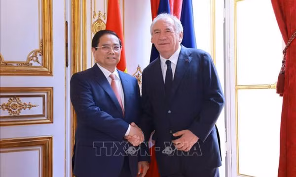 Thủ tướng Phạm Minh Chính hội đàm với Thủ tướng Pháp Francois Bayrou