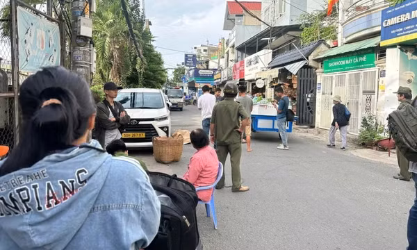 Xe máy va chạm xe lôi tự chế, người đàn ông 62 tuổi tử vong