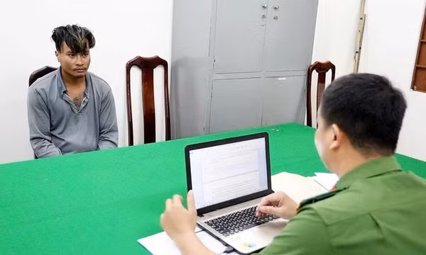 Chạy xe máy đi nhậu về va chạm với chó, ra tay chém chết chủ nuôi