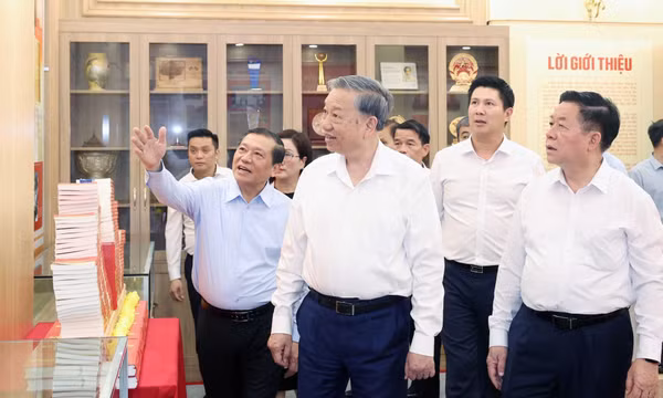 Kết quả công tác xây dựng Đảng về chính trị 40 năm thực hiện công cuộc đổi mới