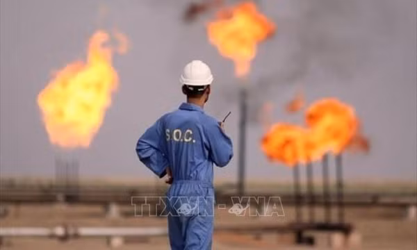 Tổng thống Mỹ ra tín hiệu nới lỏng lệnh trừng phạt dầu mỏ với Iran - Thông báo sẽ đàm phán với Iran vào tuần tới